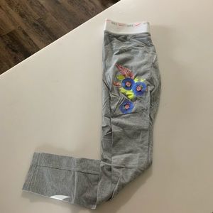 NWOT!! Nike flower leggings size M